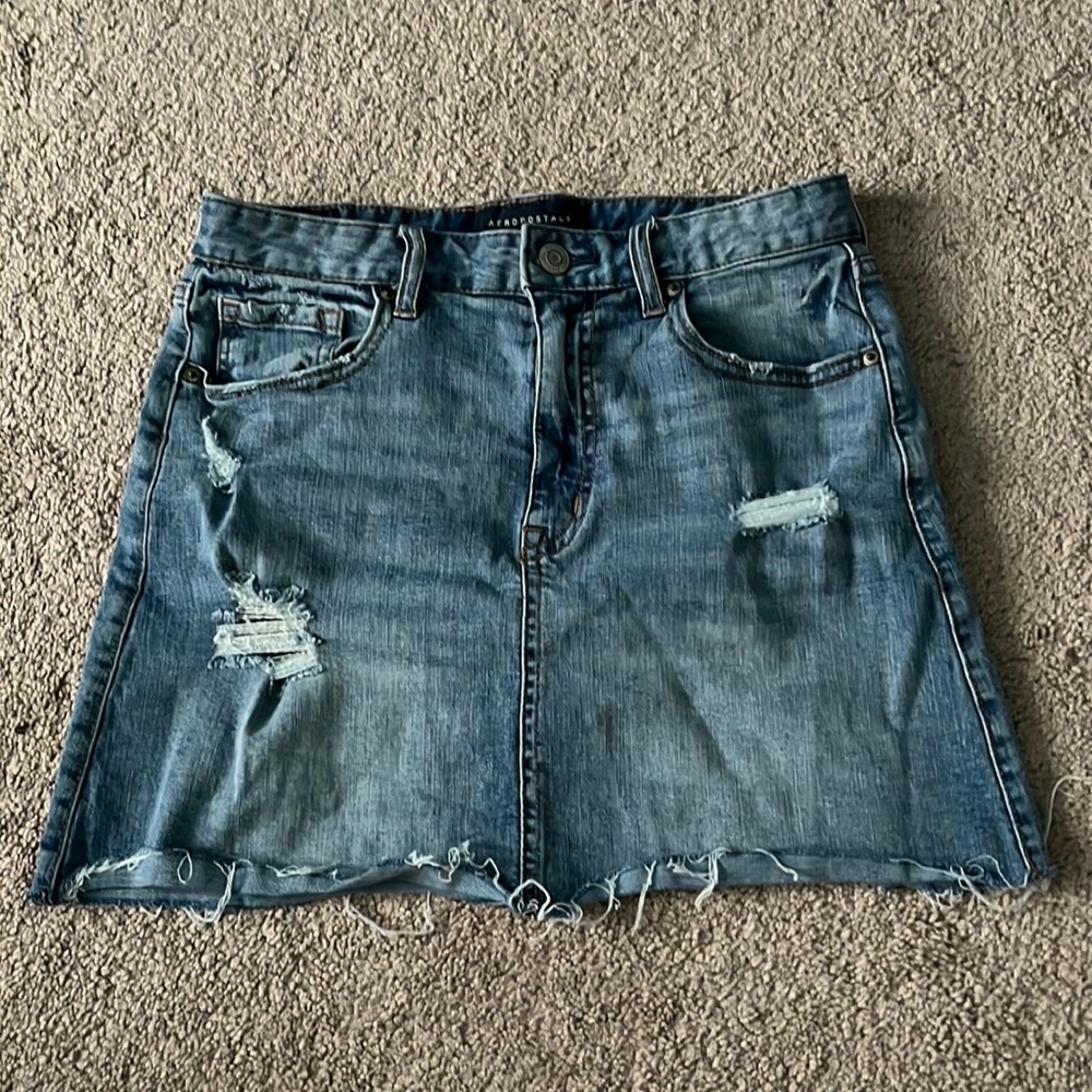 American Eagle light blue Jean Skirt w/ styled rips (Size 4).